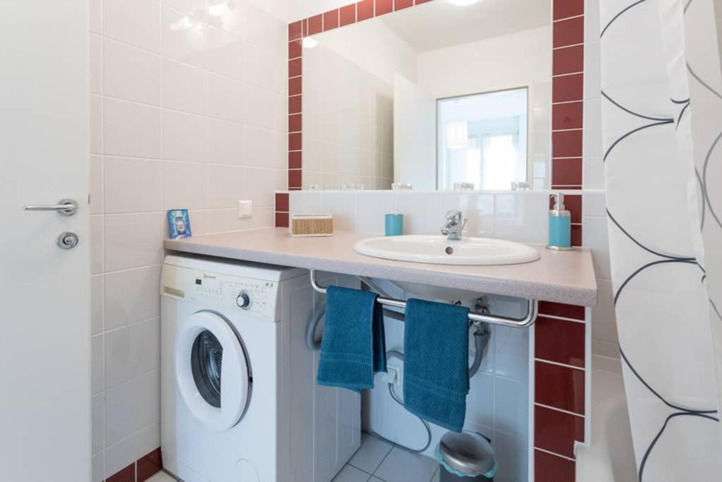 Bright In Hip & High Quality Neighborhood Apartament