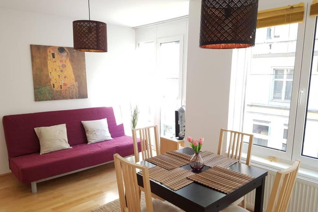 Bright In Hip & High Quality Neighborhood Apartament Wiedeń